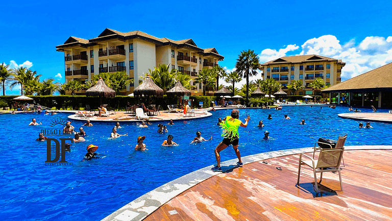 Vista Mar e Piscina com Ar condicionado na Sala